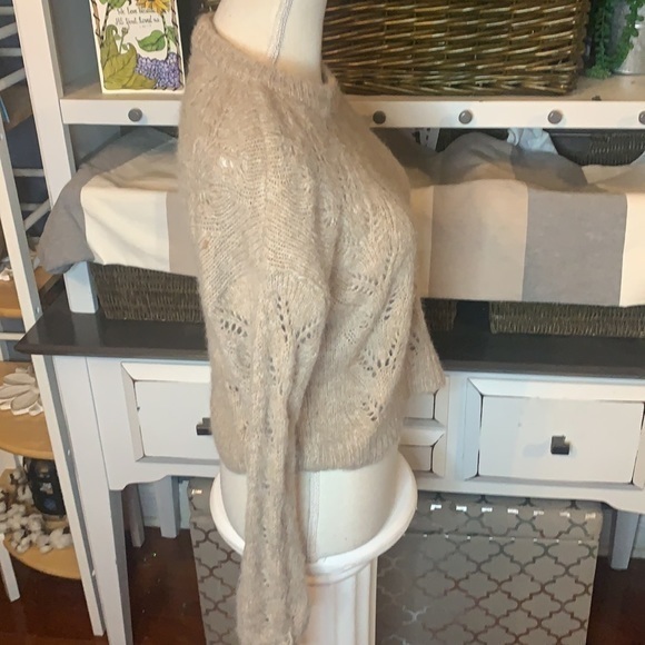American Eagle‎ Tan Cropped Fit Sweater Size Medium - Picture 4 of 8